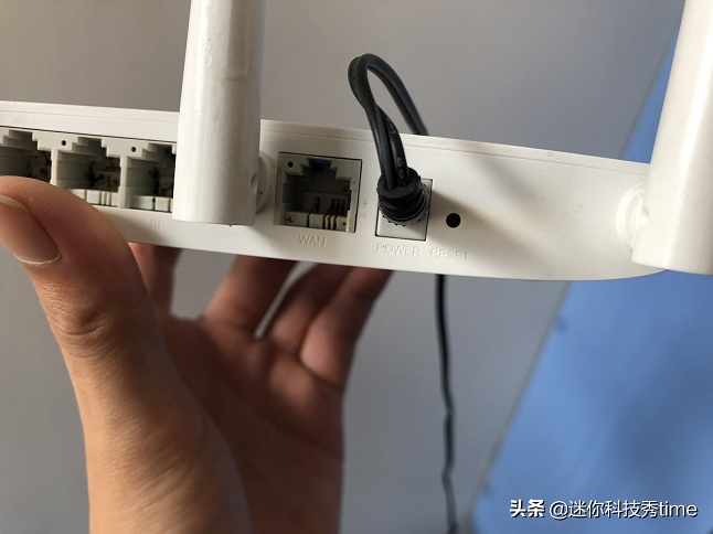 手机设置无线路由器桥接的方法”