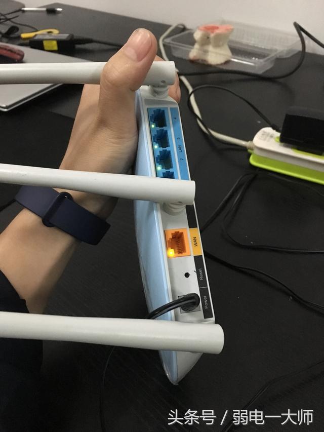 tplink路由器无线桥接怎么设置”